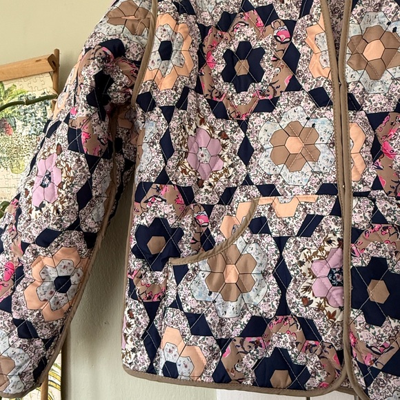 Quilted Floral Patchwork Reversible Jacket/Vest - Pink & Navy - Picture 2 of 6